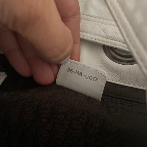 Christian Dior Lady Dior Canage Shoulder Bag Lamb Skin White Auth - Pre-owned - Picture 4 of 9